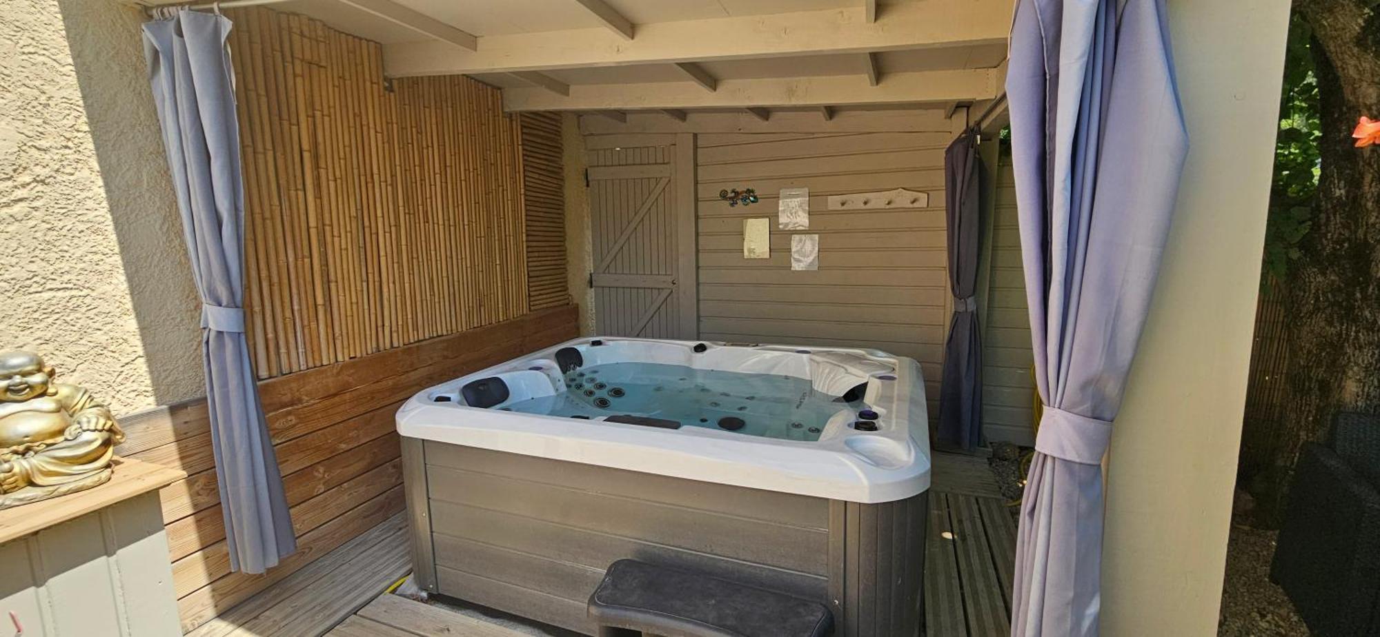 Gite Lapaz/Jacuzzi Prive/Piscine Draguignan Exterior foto
