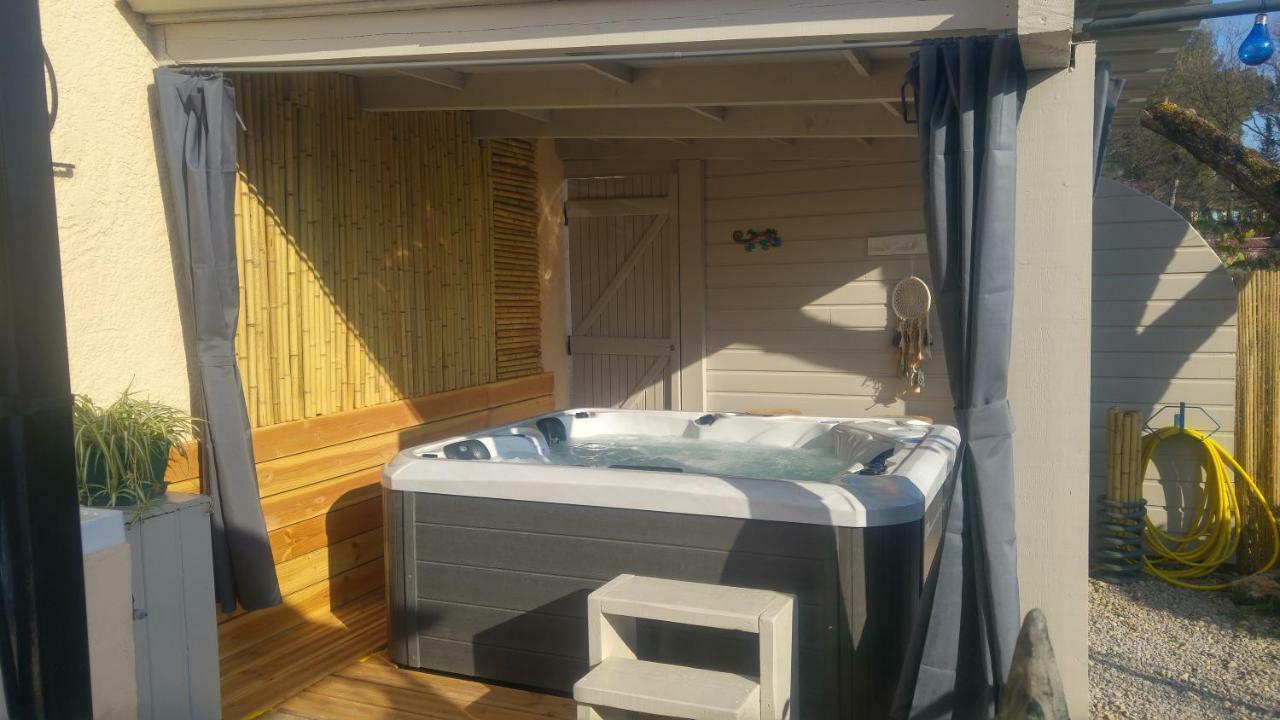 Gite Lapaz/Jacuzzi Prive/Piscine Draguignan Exterior foto